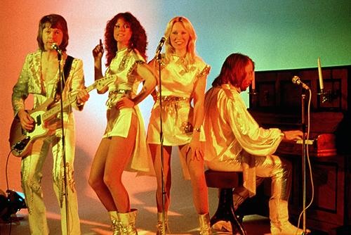 Vier historische Pressefotos vom Quartett. – ABBA