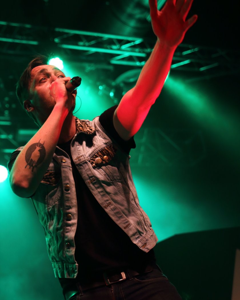 Antilopen Gang Die Hände in die Höh'! (10/15) Die Antilopen auf AUA