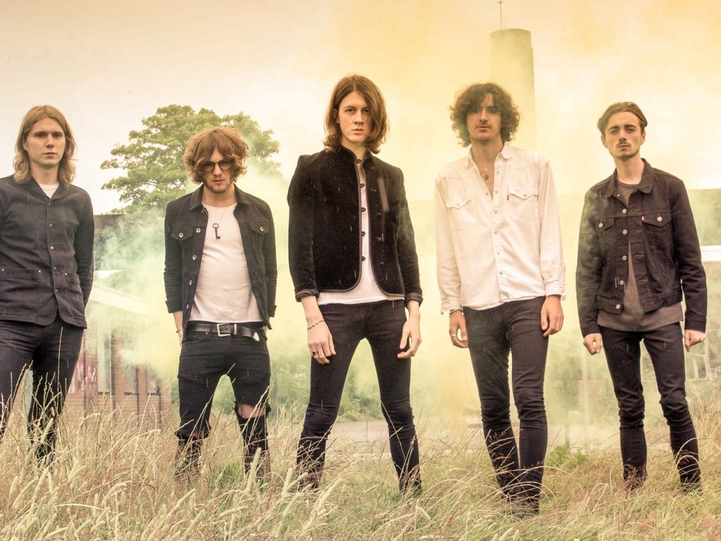 Blossoms laut.de Band