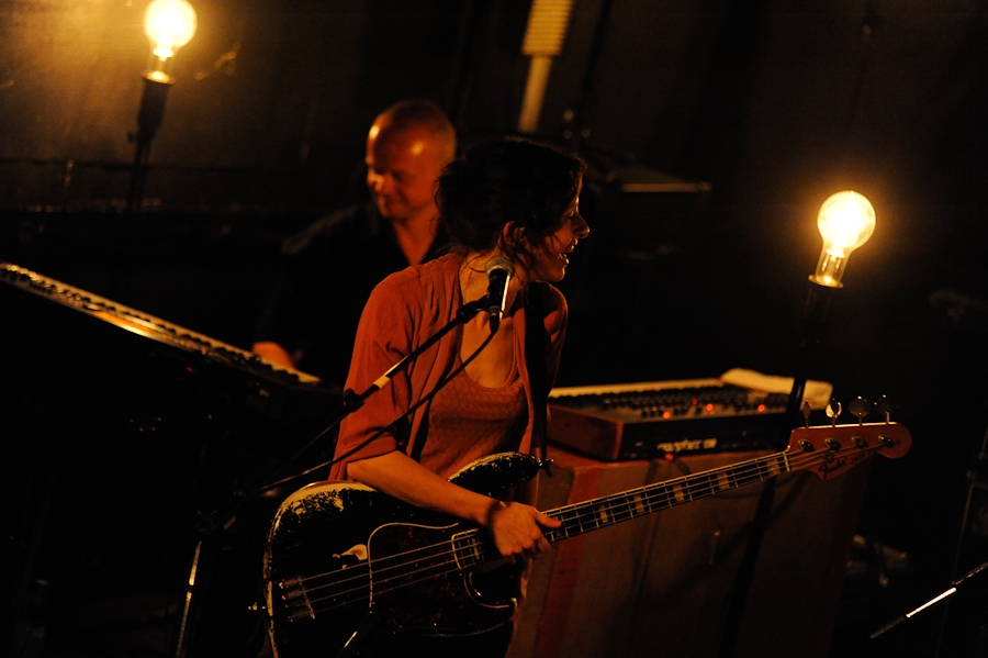 Das Duo live im Konstanzer Kulturladen. – Boy live in Konstanz 2012