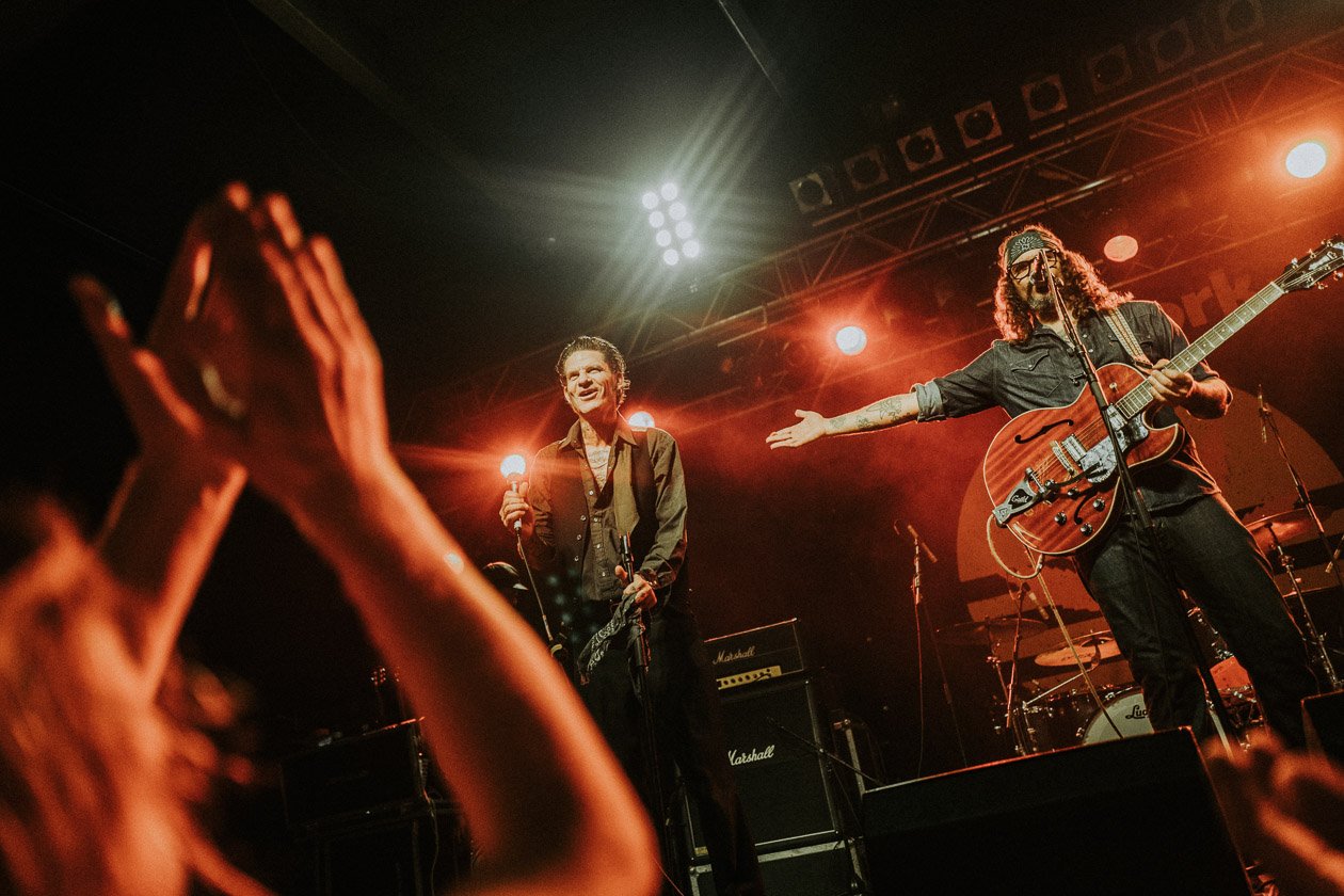 Brant Bjork – Auf "Tao Of The Devil"-Tour: mit Desert-Veteran Sean Wheeler im Gepäck. – ... Desert-Legende Sean Wheeler.