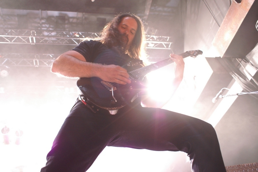 Dream Theater – Mit neuem Drummer und beim einzigen Schweizer Clubgig im Komplex 457. – John Petrucci.
