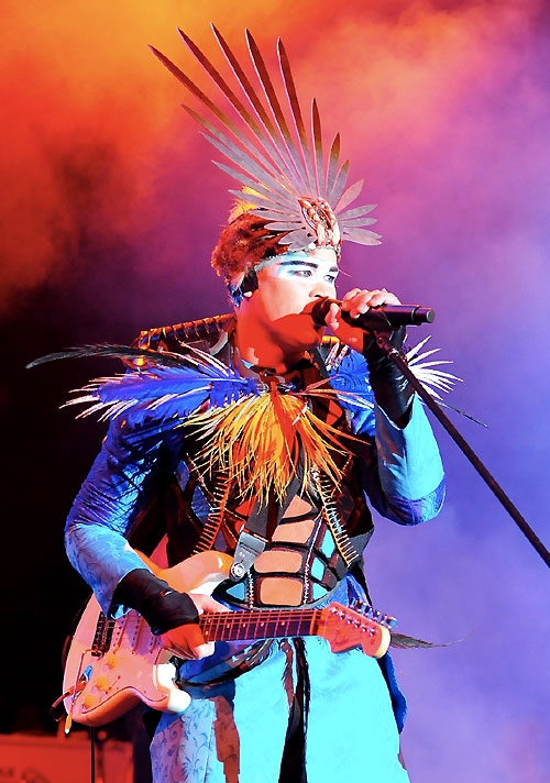 Empire Of The Sun – Dieses Kostümtheater in Brisbane könnte selbst Kylie Minogue neidisch machen. – Ein Paradiesvogel.