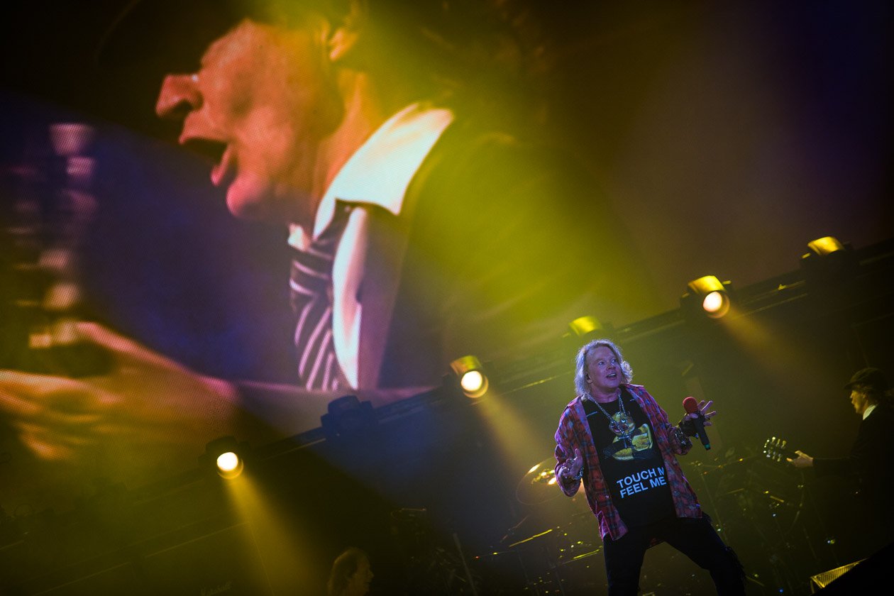 We proudly present: Die besten Schnappschüsse unserer Konzert- und Festivalfotografen. – AC/DC mit Axl Rose in Düsseldorf