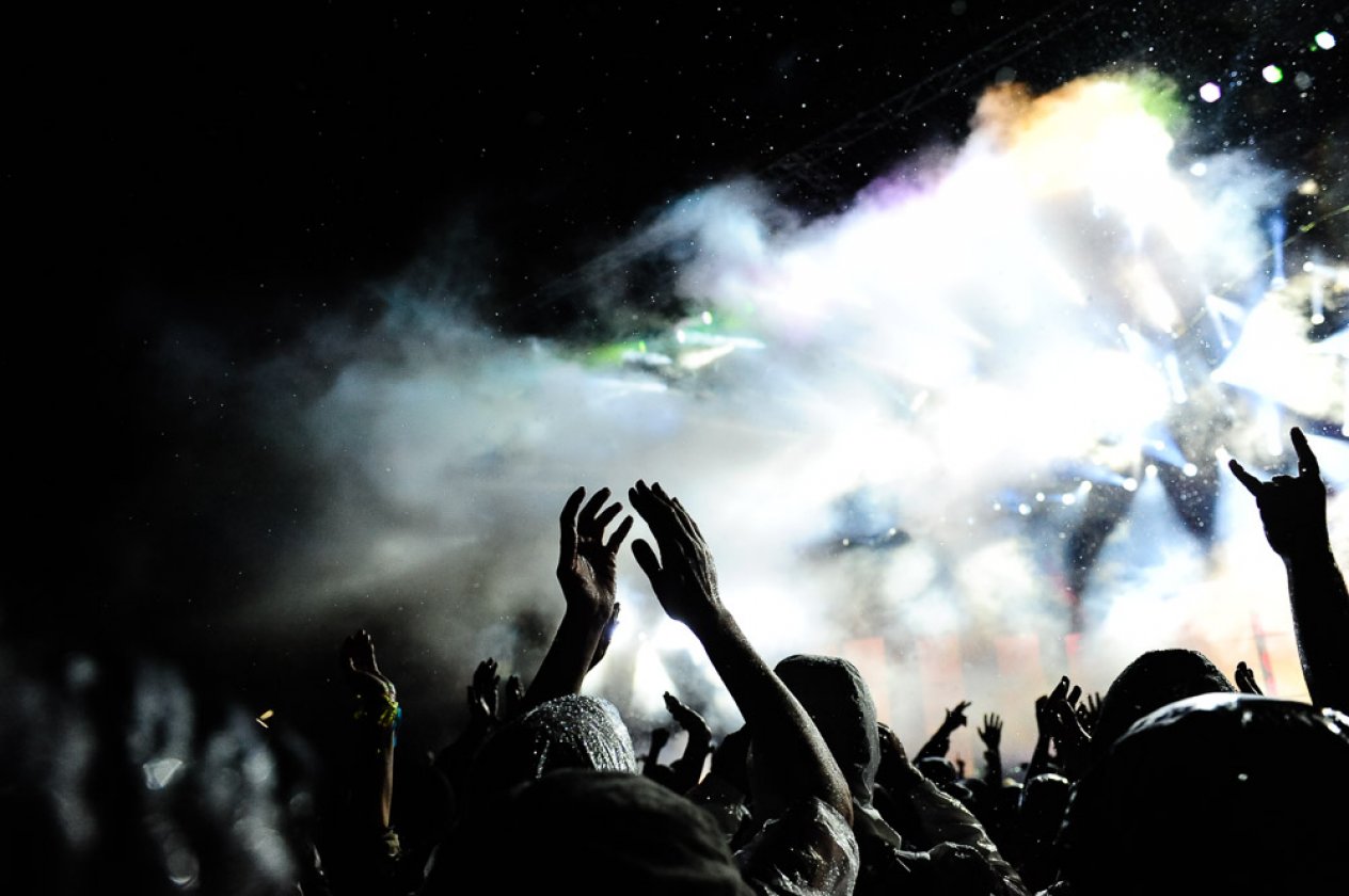 Muse, The Libertines, Bad Religion u.a. gratulieren zum Festivaljubiläum im Bodenseestadion. – Und Nebel.