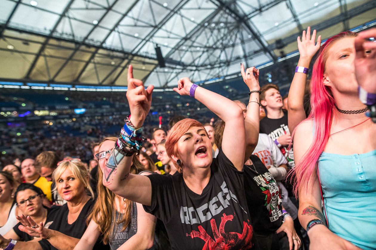 Über 37.000 Fans feiern Die Toten Hosen, K.I.Z und Kraftklub. – Fans.