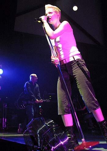 Garbage – Shirley Manson im Kölner Palladium, 10.04. 2002 – 