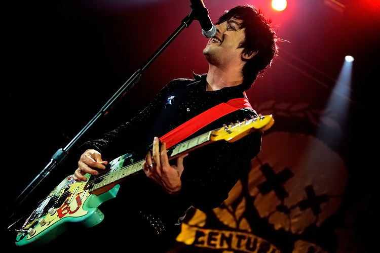 Green Day in der Clubatmosphäre des Kölner E-Werks. – "We are Green Day, and we are back", sagt Armstrong und lässt dem...