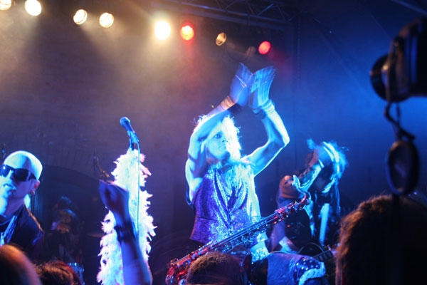 Hanoi Rocks – Hässliche, alte Säcke zeigen eindrucksvoll, wie man anständig rockt! – 