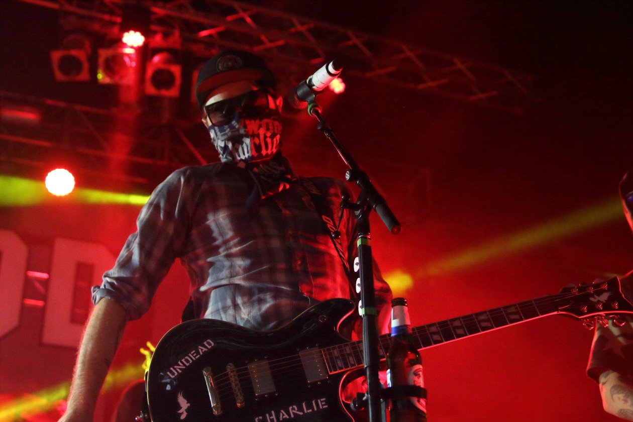 Hollywood Undead – In der Hauptstadt sind die Masken los. – Charlie Scene.