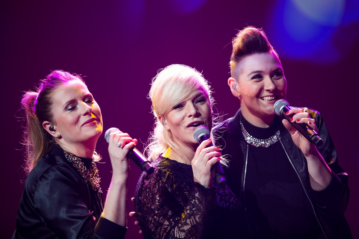 Ina Müller – Nur in den größten Hallen zuhause: Ein Showtalent auf Mammuttour. – Ina und die Girls.