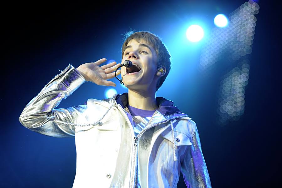 11.000 Mädels bekreischten den Tourstart von The Biebs. – Justin Bieber in Oberhausen