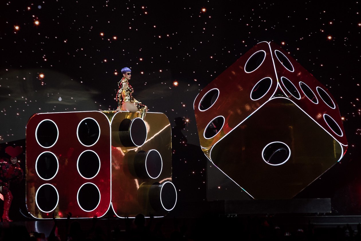 Katy Perry – Katy Perry. (7/13) – Katy und 15.000 in der Arena. – laut