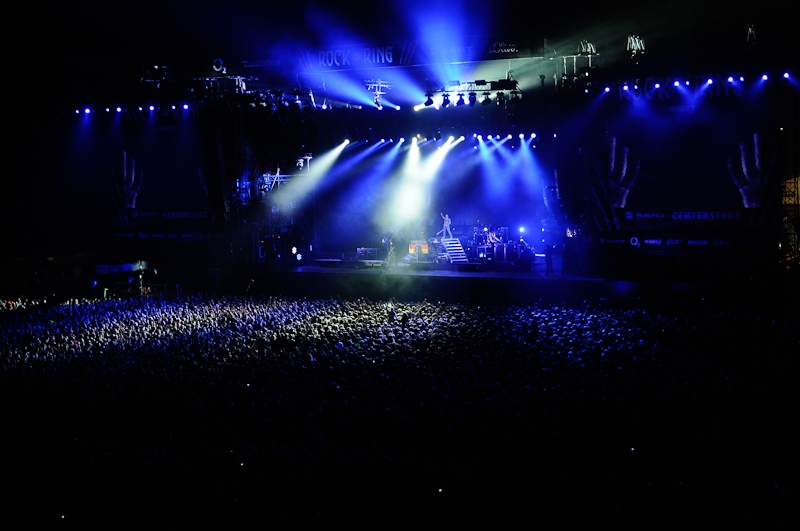 Linkin Park – Mit Deutschland-Flagge auf der Bühne. – Nachts bei Rock am Ring.