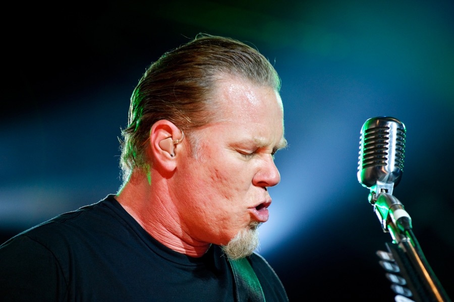 Metallica – Mit den Big Four im französischen Amneville. – James in action.