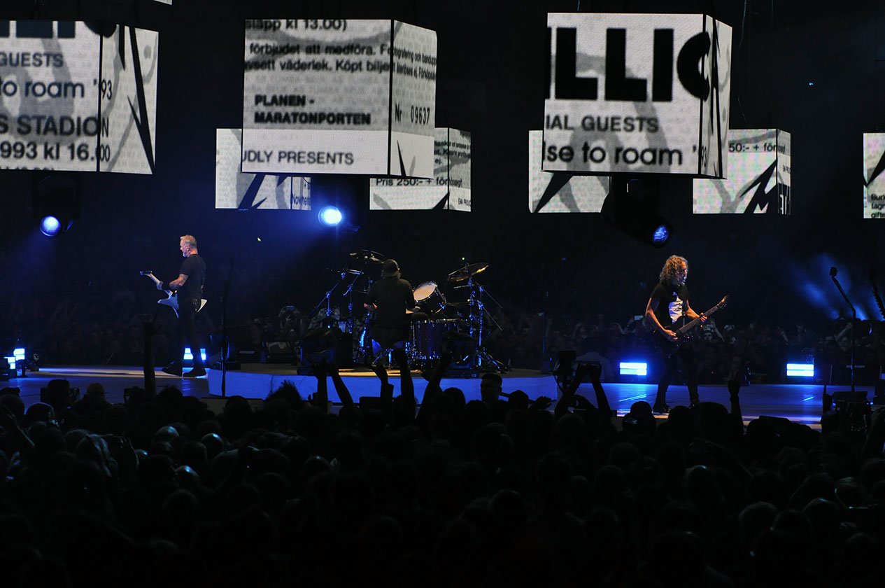 Metallica – Ein intimer und intensiver Auftritt vor 15.000 Zuschauern. – Coole Videowürfel.