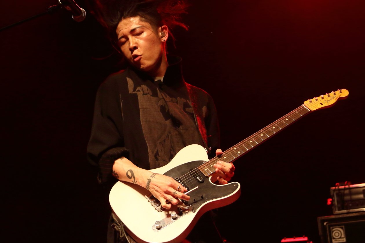 Miyavi – Seit 15 Jahren solo unterwegs: der Samurai-Gitarrist! – Japan-Flavour.