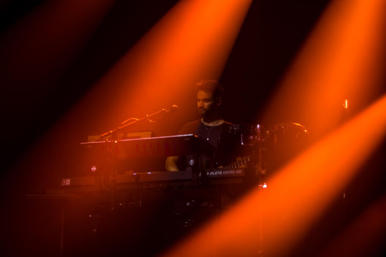 Muse – Mal im etwas kleineren Rahmen: Matthew Bellamy und Co. beim letzten Gig ihrer "October Theatre Tour" im Herbst in der Hauptstadt. – Tourmusiker Dan Lancaster.
