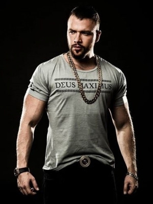 Deus Maximus: Kollegah gründet Modelabel