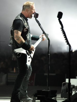 Metallica: Deutschpop mit Rob Trujillo und Kirk Hammett