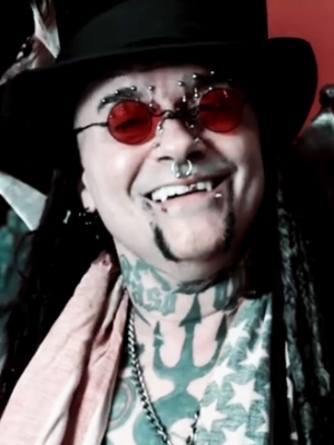 Metalsplitter: Anal Penetration nicht bestätigt