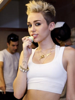 Miley Cyrus: Softporno in knapper Unterwäsche