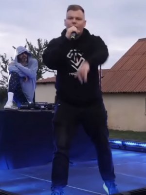 Tanzverbot: Noch ein YouTuber mit Rapkarriere (Hilfe)