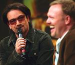 U2: Eierschaukeln auf Raabs Sofa