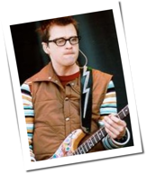 Weezer: Rivers Cuomo nach Busunfall verletzt