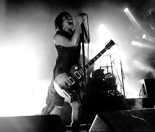 Nine Inch Nails – I hurt myself today (1/4) – Live-Fotos vom NIN-Frontmann  –  – Foto