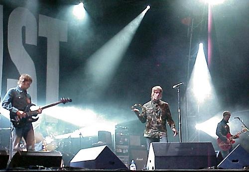 Oasis live auf dem Gurtenfestival bei Bern (2001) – Liam und Noel