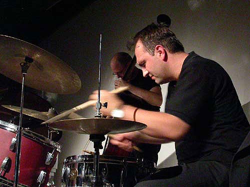 Patrick Manzecchi – Manzecchi mit der Piano-Legende Richie Beirach. – Solo für Drums.