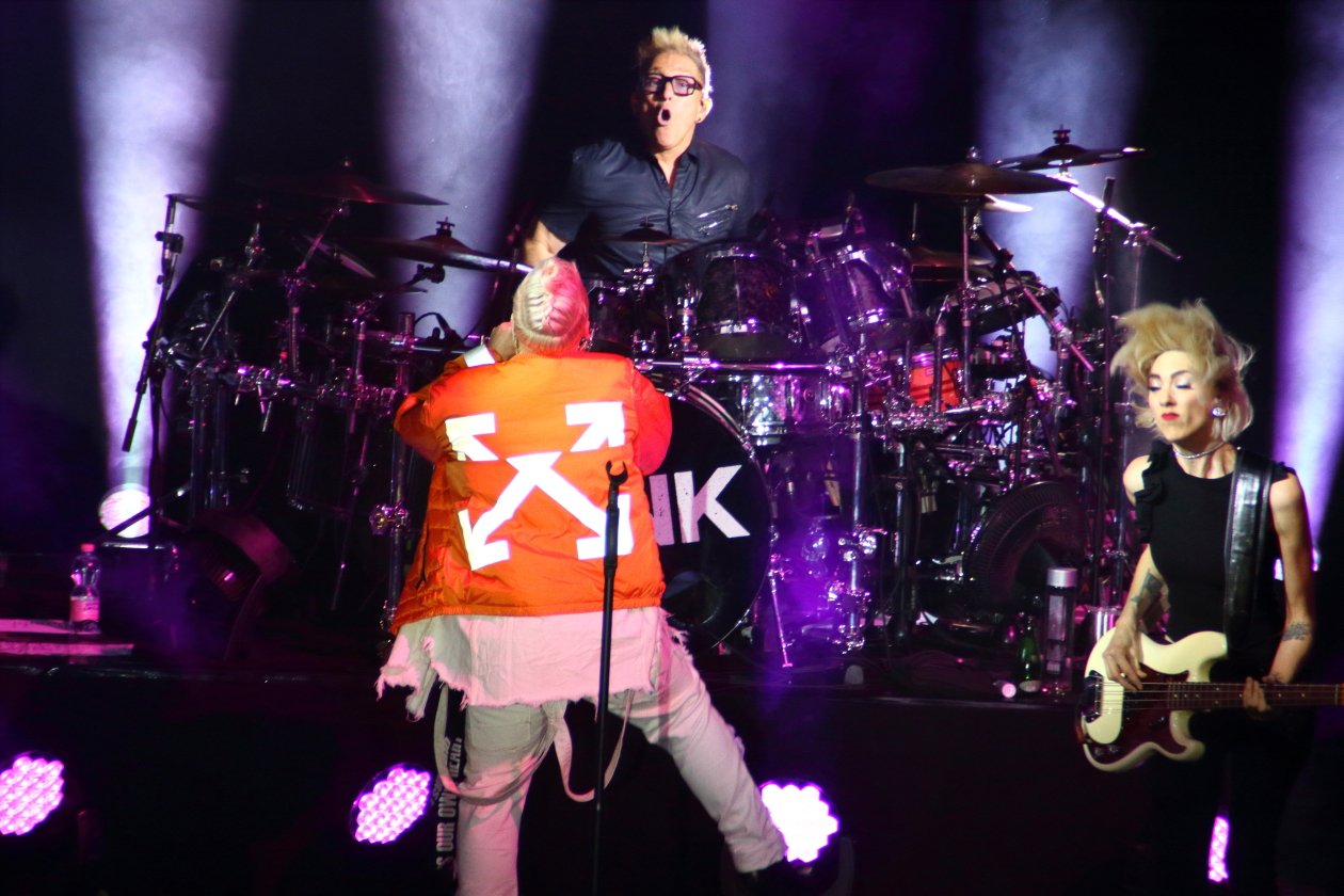 Pink – P!nk spielt ein intimes "Beautiful Trauma"-Konzert in Deutschland. – P!nk, Mark und Eva Gardner.