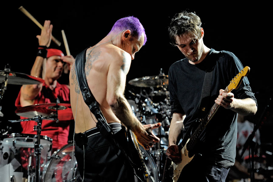 Red Hot Chili Peppers Drummer Chad, Flea am Bass und Josh an der