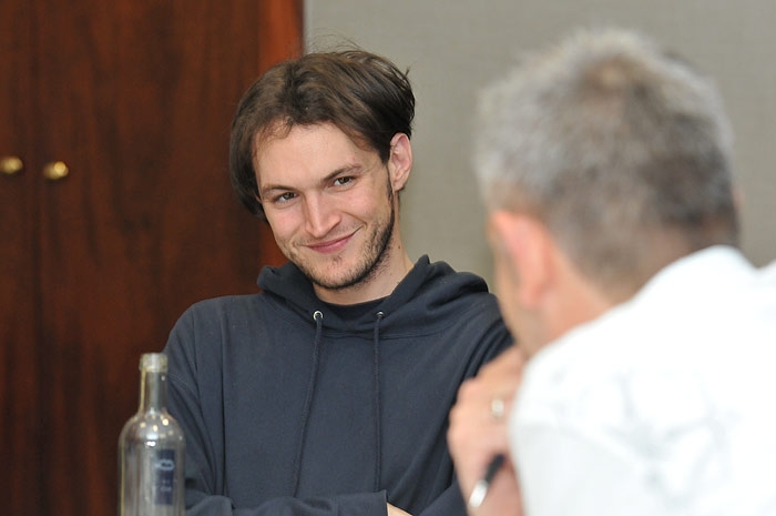 Red Hot Chili Peppers – Anthony Kiedis und Josh Klinghoffer beim Interview im Kölner Hyatt Hotel. – Josh Klinghoffer