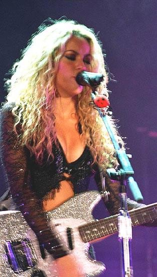 Shakira – Am 2. April 2003 rockte die Kolumbianerin das Hallenstadion. – 