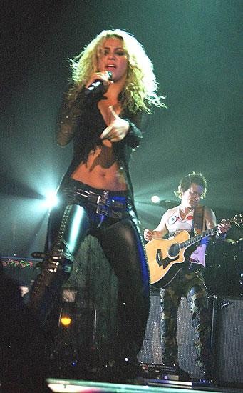 Shakira – Am 2. April 2003 rockte die Kolumbianerin das Hallenstadion. – 