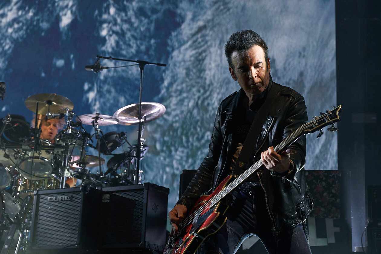 The Cure – Gut gelaunt auf Europa-Tour: Robert Smith und Band spielen ein mit Hits und Fanfavs gespicktes Set. – Simon.