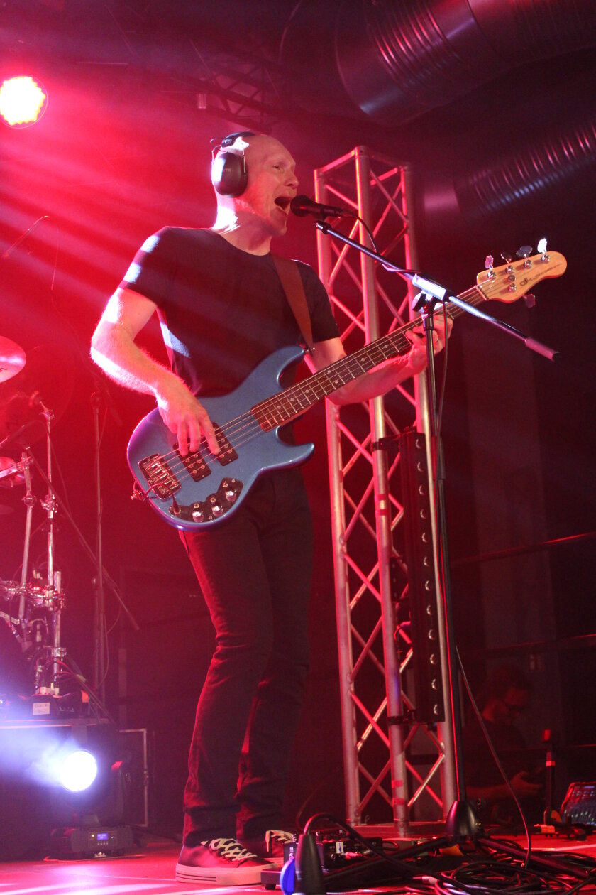 The Pineapple Thief – Bassist John Sykes steuert starke Backing-Vocals bei. 
