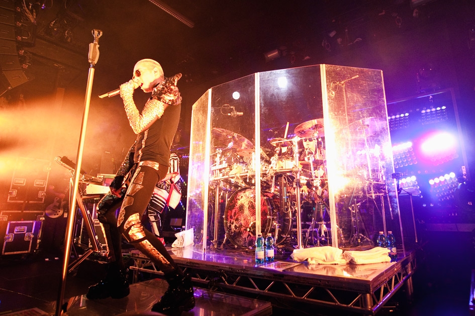 Tokio Hotel – Die Magdeburger im Gibson Club. – Gustav im Akustikkäfig.