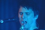 Und schon wieder blau: Matthew Bellamy.|&copy; LAUT AG (Fotograf: Martin Mengele)