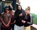 ... und extrem positiven Hip Hop-Vibes bouncen.|&copy; Polydor (Fotograf: Josh Rothstein)