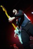 ...dass ihm die Fans beinahe die Gitarre wegschnappen könnten.|&copy; laut.de (Fotograf: Peter Wafzig)