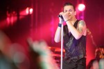 ...lange Show. Und schon beim zweiten Song, 
