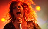 Florence Welch lässt Blumen sprechen., Pressebilder 2010 | © laut.de (Fotograf: )