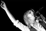 Frontfrau Eva Briegel tanzt, hüpft, singt - aber der letzte Schwung fehlt|&copy; laut.de (Fotograf: Peter Wafzig)