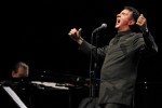 Der Ex-Soft-Cell-Sänger am Mikrofon und Jools Holland am Klavier|&copy; laut.de (Fotograf: Peter Wafzig)