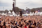 Wacken total: Nach der Hälfte des Sets mussten die Zugänge gesperrt werden: Der Bereich vor der Louder Stage war heillos überfüllt., Wacken, 2024 | © laut.de (Fotograf: Désirée Pezzetta)