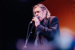 Blixa Bargeld und Band lieferten die erwartbar intensive Erfahrung., Berlin, Columbiahalle, 2024 | © laut.de (Fotograf: Rainer Keuenhof)