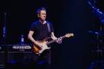 Der Police-Sänger in Trio-Besetzung vor ausverkauftem Haus., Berlin, Uber Arena, 2025 | © laut.de (Fotograf: Rainer Keuenhof)